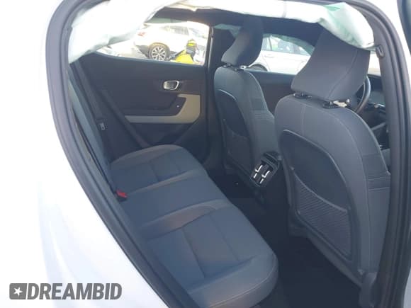 ✅ 2021 Polestar 2 Launch Edition • VIN: LPSED3KA1ML008669 • Лот: 41258973. Опубликован ранее на IAAI с пробегом Не указан. Бесплатный доступ к архиву аукционных продаж из США и подробный отчёт об истории автомобиля на DreamBid. Изображение 8.