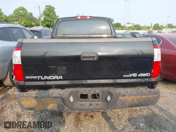 ✅ 2004 Toyota Tundra Limited • VIN: 5TBDT48114S439670 • Lot: 42390719. Listed on IAAI with 193,112 mi. Free auction sales archive from the USA and detailed vehicle history report at DreamBid. Image 16.