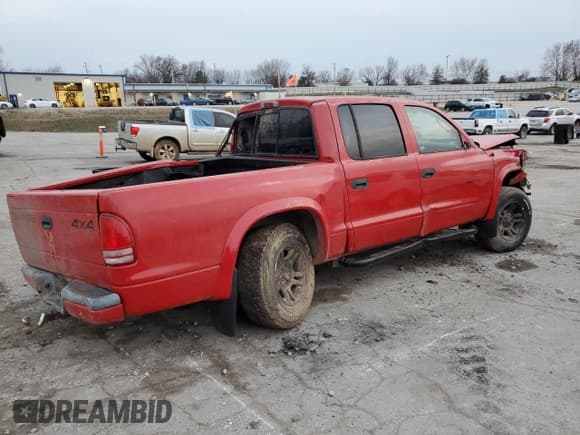 ✅ 2002 Dodge Dakota Sport • VIN: 1B7HG38N92S639985 • Lot: 86164664. Wystawiony na Copart z przebiegiem 218 040 mil. Bezpłatny archiwum sprzedaży aukcyjnych z USA i szczegółowy raport historii pojazdu na DreamBid. Zdjęcie 3.