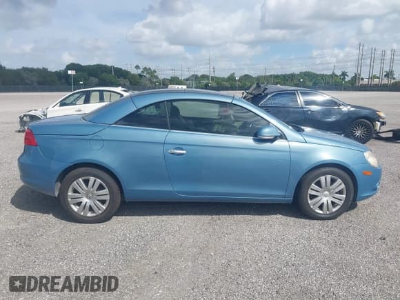 ✅ 2008 Volkswagen Eos Turbo • VIN: WVWBA71F88V029794 • Lot: 42297044. Wystawiony na IAAI z przebiegiem 136 207 mil. Bezpłatny archiwum sprzedaży aukcyjnych z USA i szczegółowy raport historii pojazdu na DreamBid. Zdjęcie 13.