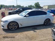 ✅ 2020 BMW 5 Series M550i xDrive • VIN: WBAJS7C00LBN96199 • Lot: 43009979. Wystawiony na IAAI z przebiegiem 79 206 mil. Bezpłatny archiwum sprzedaży aukcyjnych z USA i szczegółowy raport historii pojazdu na DreamBid. Zdjęcie 14.