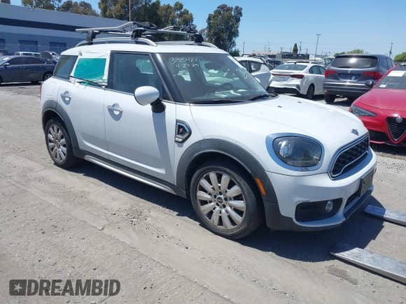 ✅ 2019 MINI Countryman Cooper S • VIN: WMZYT3C59K3J32727 • Lot: 42328441. Wystawiony na IAAI z przebiegiem Nie podano. Bezpłatny archiwum sprzedaży aukcyjnych z USA i szczegółowy raport historii pojazdu na DreamBid. Zdjęcie 1.
