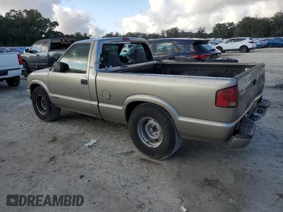 ✅ 2001 Chevrolet S-10 • VIN: 1GCCS14591K110912 • Лот: 86853354. Опубликован ранее на Copart с пробегом 289 667 миль. Бесплатный доступ к архиву аукционных продаж из США и подробный отчёт об истории автомобиля на DreamBid. Изображение 2.