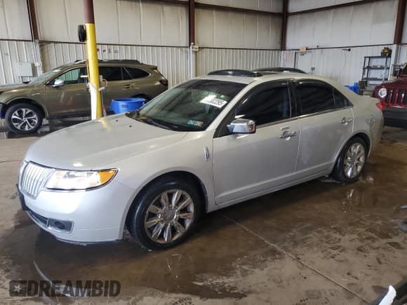 ✅ 2010 Lincoln MKZ • VIN: 3LNHL2JC1AR652797 • Lot: 68302295. Wystawiony na Copart z przebiegiem 137 181 mil. Bezpłatny archiwum sprzedaży aukcyjnych z USA i szczegółowy raport historii pojazdu na DreamBid. Zdjęcie 1.