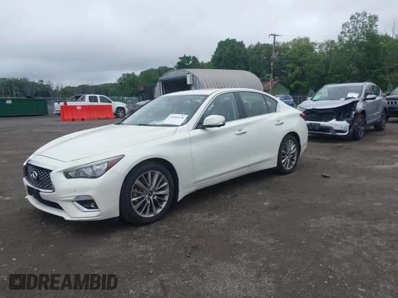 ✅ 2023 Infiniti Q50 Luxe • VIN: JN1EV7BR5PM541157 • Lot: 42452178. Wystawiony na IAAI z przebiegiem 60 271 mil. Bezpłatny archiwum sprzedaży aukcyjnych z USA i szczegółowy raport historii pojazdu na DreamBid. Zdjęcie 2.