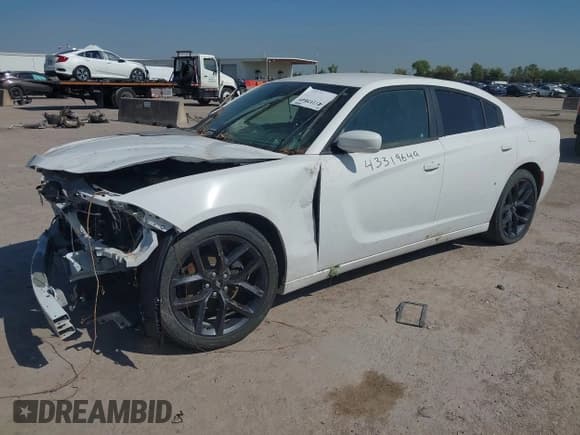 ✅ 2018 Dodge Charger SXT Plus • VIN: 2C3CDXHG8JH135482 • Lot: 43319649. Wystawiony na IAAI z przebiegiem 11 454 mil. Bezpłatny archiwum sprzedaży aukcyjnych z USA i szczegółowy raport historii pojazdu na DreamBid. Zdjęcie 2.