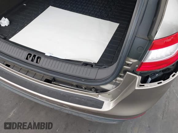 ✅ 2018 Lincoln MKX Select • VIN: 2LMPJ6KR0JBL14757 • Lot: 43341571. Listed on IAAI with 106,923 mi. Free auction sales archive from the USA and detailed vehicle history report at DreamBid. Image 20.