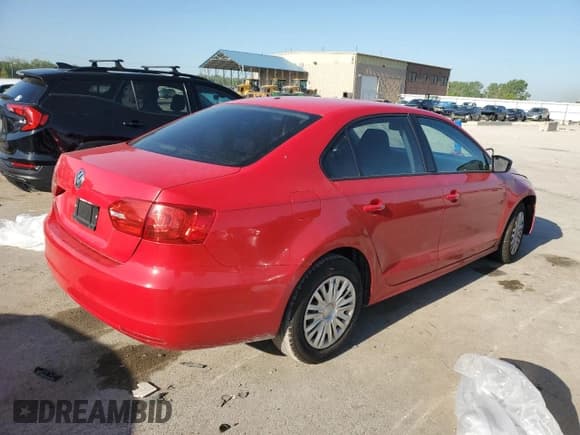 ✅ 2013 Volkswagen Jetta S • VIN: 3VW2K7AJ7DM252542 • Lot: 56509475. Wystawiony na Copart z przebiegiem 121 460 mil. Bezpłatny archiwum sprzedaży aukcyjnych z USA i szczegółowy raport historii pojazdu na DreamBid. Zdjęcie 3.