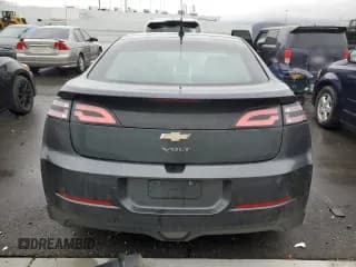 ✅ 2013 Chevrolet Volt • VIN: 1G1RA6E41DU140097 • Lot: 77883014. Wystawiony na Copart z przebiegiem 86 716 mil. Bezpłatny archiwum sprzedaży aukcyjnych z USA i szczegółowy raport historii pojazdu na DreamBid. Zdjęcie 6.