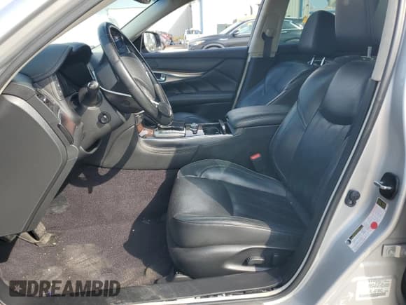 ✅ 2015 Infiniti Q70 • VIN: JN1BY1PR5FM832000 • Lot: 56699885. Wystawiony na Copart z przebiegiem Nie podano. Bezpłatny archiwum sprzedaży aukcyjnych z USA i szczegółowy raport historii pojazdu na DreamBid. Zdjęcie 7.