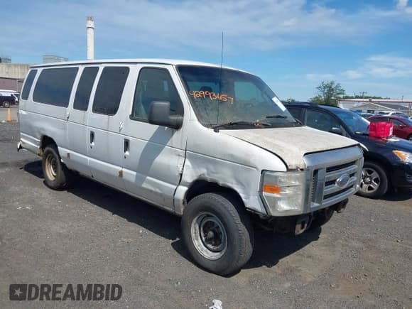 ✅ 2010 Ford Econoline Passenger XL • VIN: 1FBSS3BLXADA74410 • Лот: 42993657. Опубликован ранее на IAAI с пробегом 425 747 миль. Бесплатный доступ к архиву аукционных продаж из США и подробный отчёт об истории автомобиля на DreamBid. Изображение 1.