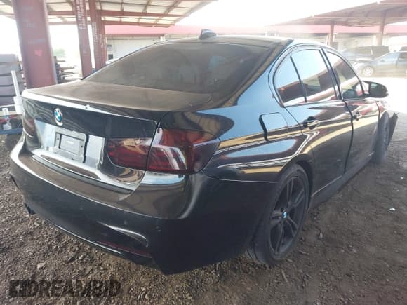 ✅ 2013 BMW 3 Series 328i • VIN: WBA3C1C55DF443634 • Lot: 43076458. Wystawiony na IAAI z przebiegiem 76 148 mil. Bezpłatny archiwum sprzedaży aukcyjnych z USA i szczegółowy raport historii pojazdu na DreamBid. Zdjęcie 4.