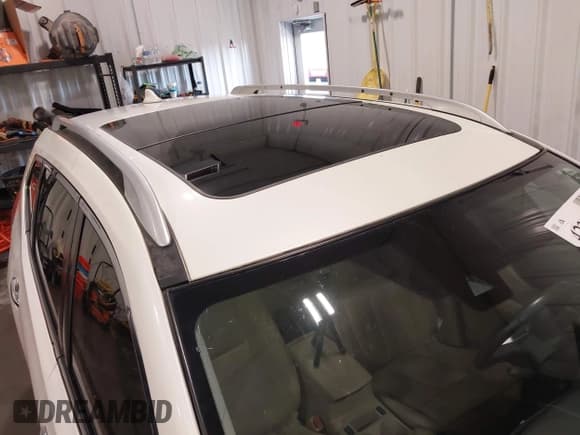 ✅ 2017 Nissan Rogue SL • VIN: JN8AT2MV8HW256848 • Lot: 42271691. Listed on IAAI with 103,597 mi. Free auction sales archive from the USA and detailed vehicle history report at DreamBid. Image 18.