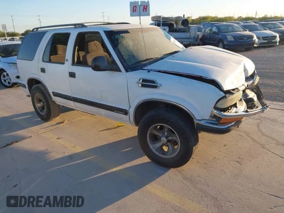 ✅ 1998 Chevrolet Blazer LS • VIN: 1GNCS13W4WK185042 • Lot: 43682060. Listed on IAAI with Not provided. Free auction sales archive from the USA and detailed vehicle history report at DreamBid. Image 1.