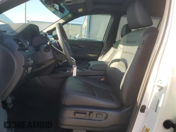 ✅ 2024 Honda Passport Black Edition • VIN: 5FNYF8H87RB007424 • Lot: 68674295. Listed on Copart with 22,786 mi. Free auction sales archive from the USA and detailed vehicle history report at DreamBid. Image 7.