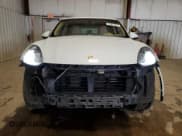 ✅ 2017 Porsche Cayenne • VIN: WP1AA2A22HKA82180 • Lot: 91875515. Wystawiony na Copart z przebiegiem 123 063 mil. Bezpłatny archiwum sprzedaży aukcyjnych z USA i szczegółowy raport historii pojazdu na DreamBid. Zdjęcie 5.