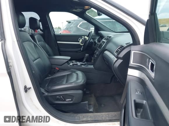 ✅ 2017 Ford Explorer XLT • VIN: 1FM5K8D80HGD91339 • Lot: 42132980. Wystawiony na IAAI z przebiegiem 160 084 mil. Bezpłatny archiwum sprzedaży aukcyjnych z USA i szczegółowy raport historii pojazdu na DreamBid. Zdjęcie 5.