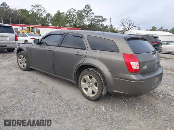 2008 Dodge Magnum z VIN 2D4FV47T98H167521, wystawiony jako IAAI lot #41405642 z przebiegiem 237 140 mil mil oraz . Historia ofert i sprzedaży dostępna na DreamBid. Obrazek 3.