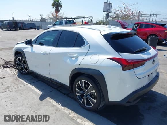 ✅ 2020 Lexus UX 200 • VIN: JTHP3JBH9L2022648 • Lot: 42223772. Wystawiony na IAAI z przebiegiem 35 128 mil. Bezpłatny archiwum sprzedaży aukcyjnych z USA i szczegółowy raport historii pojazdu na DreamBid. Zdjęcie 3.