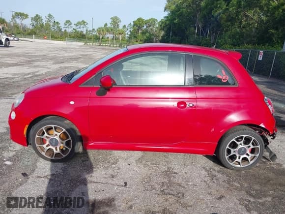 ✅ 2015 FIAT 500 Sport • VIN: 3C3CFFBR2FT623517 • Lot: 42827245. Listed on IAAI with 89,189 mi. Free auction sales archive from the USA and detailed vehicle history report at DreamBid. Image 14.
