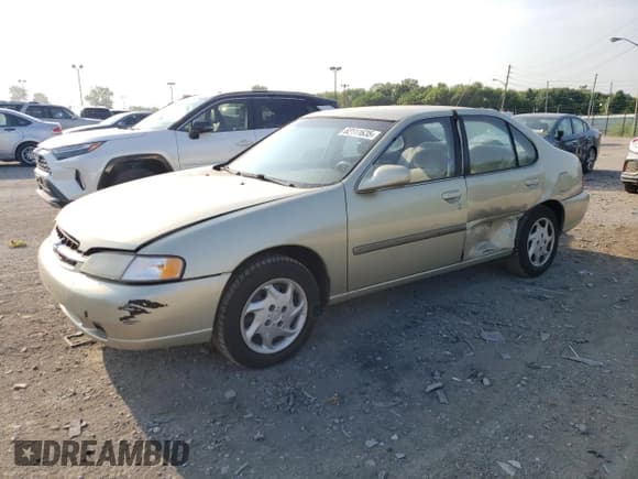 ✅ 1998 Nissan Altima XE • VIN: 1N4DL01D9WC264583 • Lot: 62111635. Listed on Copart with 100,427 mi. Free auction sales archive from the USA and detailed vehicle history report at DreamBid. Image 1.