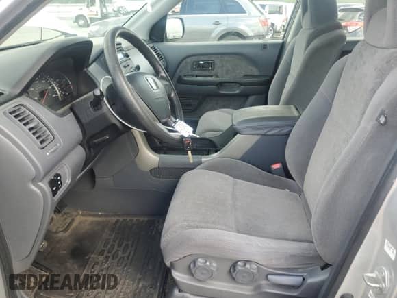 2005 Honda Pilot LX with VIN 2HKYF181X5H567993, listed as a Copart auction lot 70019185 with 107,227 mi miles and Salvage title. Bid and sale history available at DreamBid. Image 7.