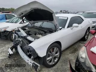 ✅ 2020 Dodge Challenger SXT • VIN: 2C3CDZGG9LH131084 • Lot: 51181845. Wystawiony na Copart z przebiegiem 89 021 mil. Bezpłatny archiwum sprzedaży aukcyjnych z USA i szczegółowy raport historii pojazdu na DreamBid. Zdjęcie 1.