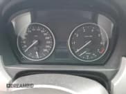 ✅ 2010 BMW 3 Series 323i • VIN: WBAPG7C53AA794740 • Лот: 92437855. Опубликован ранее на Copart с пробегом Не указан. Бесплатный доступ к архиву аукционных продаж из США и подробный отчёт об истории автомобиля на DreamBid. Изображение 9.