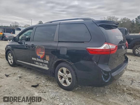 ✅ 2016 Toyota Sienna LE • VIN: 5TDKK3DC2GS756400 • Lot: 95571635. Listed on Copart with 67,030 mi. Free auction sales archive from the USA and detailed vehicle history report at DreamBid. Image 3.