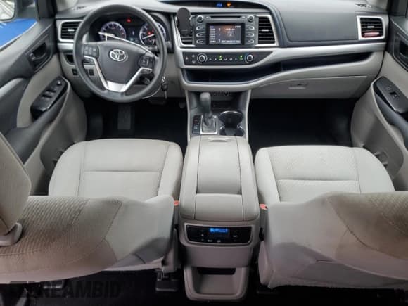 ✅ 2016 Toyota Highlander LE • VIN: 5TDZARFH0GS022352 • Лот: 91905565. Опубликован ранее на Copart с пробегом 131 723 миль. Бесплатный доступ к архиву аукционных продаж из США и подробный отчёт об истории автомобиля на DreamBid. Изображение 8.