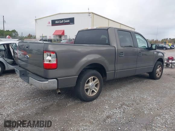 ✅ 2006 Ford F-150 XLT • VIN: 1FTRW12W66KD63509 • Lot: 43808616. Wystawiony na IAAI z przebiegiem 169 238 mil. Bezpłatny archiwum sprzedaży aukcyjnych z USA i szczegółowy raport historii pojazdu na DreamBid. Zdjęcie 4.