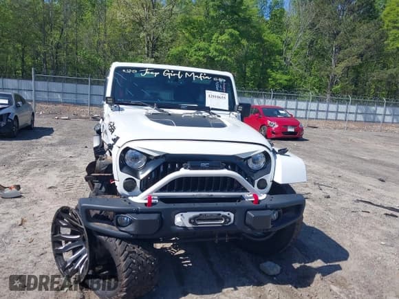 ✅ 2017 Jeep Wrangler Unlimited Rubicon • VIN: 1C4BJWFG9HL695361 • Lot: 42010655. Wystawiony na IAAI z przebiegiem 65 536 mil. Bezpłatny archiwum sprzedaży aukcyjnych z USA i szczegółowy raport historii pojazdu na DreamBid. Zdjęcie 12.