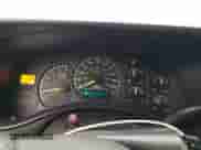 2001 Chevrolet Suburban LT с VIN 3GNFK16T91G237196, выставлен на аукционе Copart как лот 81574134 с пробегом 275 571 миль миль и Списание • Salvage title. История ставок и продаж доступна на DreamBid. Изображение 9.