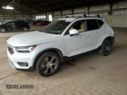 ✅ 2022 Volvo XC40 Inscription • VIN: YV4162UL4N2756751 • Лот: 51120385. Опубликован ранее на Copart с пробегом 9 049 миль. Бесплатный доступ к архиву аукционных продаж из США и подробный отчёт об истории автомобиля на DreamBid. Изображение 1.