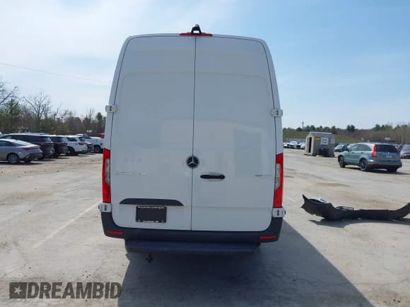 ✅ 2024 Mercedes-Benz Sprinter Cargo • VIN: W1Y4NCHY9RT181069 • Lot: 42072697. Wystawiony na IAAI z przebiegiem 26 861 mil. Bezpłatny archiwum sprzedaży aukcyjnych z USA i szczegółowy raport historii pojazdu na DreamBid. Zdjęcie 16.
