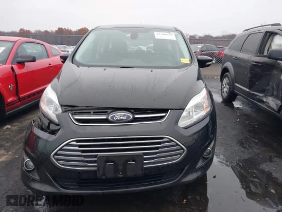 ✅ 2018 Ford C-Max Titanium • VIN: 1FADP5DU2JL104535 • Lot: 43709653. Wystawiony na IAAI z przebiegiem 102 432 mil. Bezpłatny archiwum sprzedaży aukcyjnych z USA i szczegółowy raport historii pojazdu na DreamBid. Zdjęcie 12.