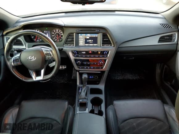 ✅ 2017 Hyundai Sonata Sport • VIN: 5NPE34ABXHH503831 • Лот: 68579752. Опубликован ранее на Copart с пробегом 146 531 миль. Бесплатный доступ к архиву аукционных продаж из США и подробный отчёт об истории автомобиля на DreamBid. Изображение 8.