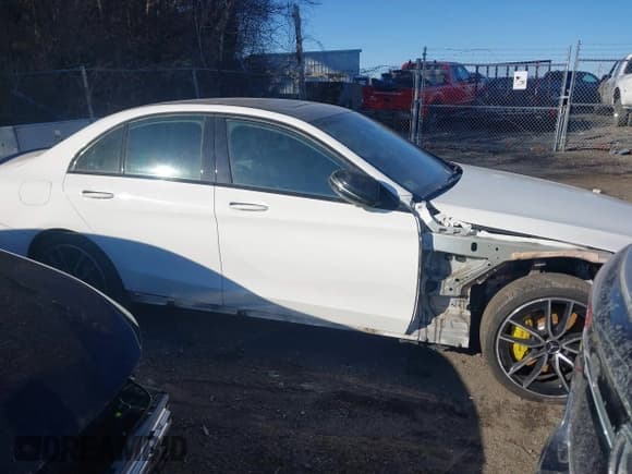 ✅ 2020 Mercedes-Benz C 43 AMG • VIN: W1KWF6EB7LR595358 • Lot: 41310045. Wystawiony na IAAI z przebiegiem Nie podano. Bezpłatny archiwum sprzedaży aukcyjnych z USA i szczegółowy raport historii pojazdu na DreamBid. Zdjęcie 13.