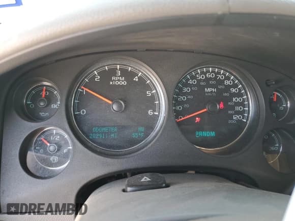 ✅ 2011 Chevrolet Suburban LTZ • VIN: 1GNSCKE0XBR197785 • Lot: 74705184. Wystawiony na Copart z przebiegiem 282 911 mil. Bezpłatny archiwum sprzedaży aukcyjnych z USA i szczegółowy raport historii pojazdu na DreamBid. Zdjęcie 9.