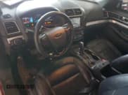 ✅ 2017 Ford Explorer XLT • VIN: 1FM5K8D81HGD83380 • Lot: 82569725. Wystawiony na Copart z przebiegiem 135 379 mil. Bezpłatny archiwum sprzedaży aukcyjnych z USA i szczegółowy raport historii pojazdu na DreamBid. Zdjęcie 8.