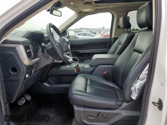 ✅ 2022 Ford Expedition XLT • VIN: 1FMJU1JT9NEA09633 • Lot: 58004495. Wystawiony na Copart z przebiegiem 75 486 mil. Bezpłatny archiwum sprzedaży aukcyjnych z USA i szczegółowy raport historii pojazdu na DreamBid. Zdjęcie 7.