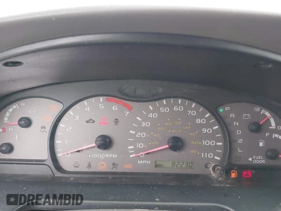 ✅ 2002 Toyota Sequoia SR5 • VIN: 5TDZT34A02S127401 • Lot: 42801283. Wystawiony na IAAI z przebiegiem 82 230 mil. Bezpłatny archiwum sprzedaży aukcyjnych z USA i szczegółowy raport historii pojazdu na DreamBid. Zdjęcie 7.