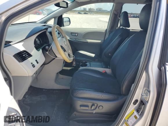 ✅ 2012 Toyota Sienna SE • VIN: 5TDXK3DC2CS179044 • Lot: 69516295. Listed on Copart with 293,494 mi. Free auction sales archive from the USA and detailed vehicle history report at DreamBid. Image 7.