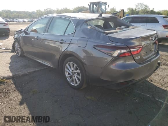 ✅ 2023 Toyota Camry LE • VIN: 4T1C11BKXPU094062 • Lot: 80136045. Wystawiony na Copart z przebiegiem 82 220 mil. Bezpłatny archiwum sprzedaży aukcyjnych z USA i szczegółowy raport historii pojazdu na DreamBid. Zdjęcie 2.