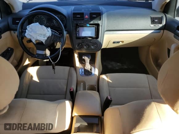 ✅ 2006 Volkswagen Rabbit • VIN: WVWDS71K56W199489 • Лот: 92797065. Опубликован ранее на Copart с пробегом 152 600 миль. Бесплатный доступ к архиву аукционных продаж из США и подробный отчёт об истории автомобиля на DreamBid. Изображение 8.