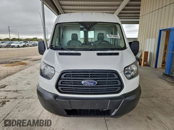 ✅ 2019 Ford Transit • VIN: 1FTYR2CM7KKA69374 • Lot: 96418065. Wystawiony na Copart z przebiegiem 66 771 mil. Bezpłatny archiwum sprzedaży aukcyjnych z USA i szczegółowy raport historii pojazdu na DreamBid. Zdjęcie 5.