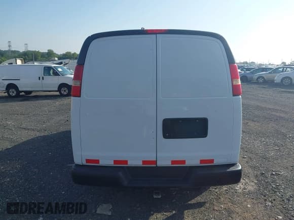 ✅ 2015 Chevrolet Express Cargo • VIN: 1GCWGFCF6F1167832 • Lot: 42957622. Listed on IAAI with 112,734 mi. Free auction sales archive from the USA and detailed vehicle history report at DreamBid. Image 16.