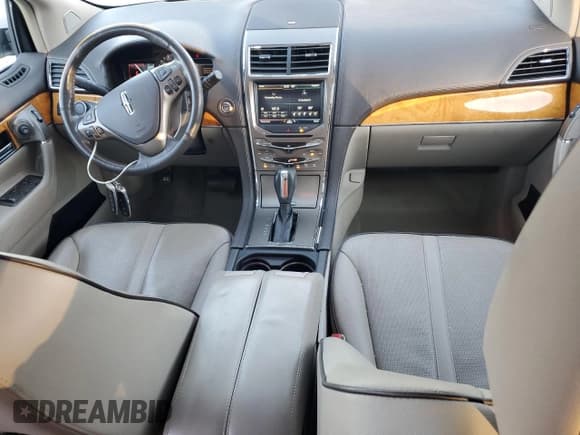 ✅ 2011 Lincoln MKX • VIN: 2LMDJ8JK7BBJ22644 • Lot: 86671605. Wystawiony na Copart z przebiegiem 68 612 mil. Bezpłatny archiwum sprzedaży aukcyjnych z USA i szczegółowy raport historii pojazdu na DreamBid. Zdjęcie 8.