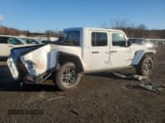✅ 2024 Jeep Gladiator Mojave X • VIN: 1C6JJTEGXRL105351 • Lot: 84422724. Listed on Copart with 13,998 mi. Free auction sales archive from the USA and detailed vehicle history report at DreamBid. Image 3.