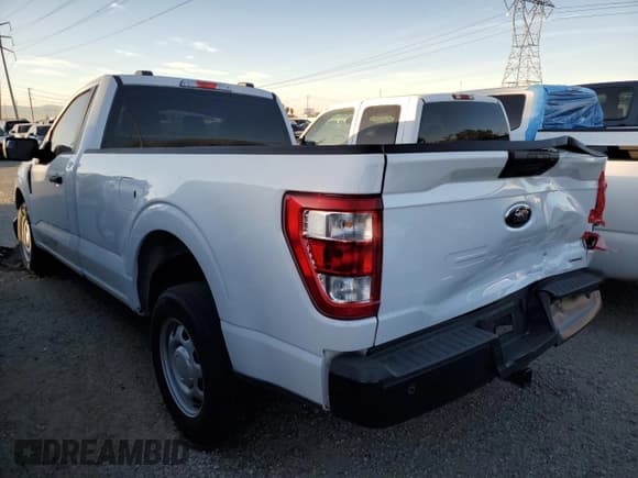 ✅ 2022 Ford F-150 XL • VIN: 1FTMF1CP7NKE48777 • Lot: 73188894. Wystawiony na Copart z przebiegiem 66 338 mil. Bezpłatny archiwum sprzedaży aukcyjnych z USA i szczegółowy raport historii pojazdu na DreamBid. Zdjęcie 2.